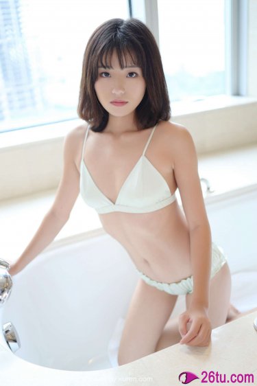 叶月奈穗